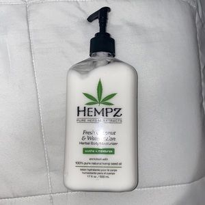 Hempz herbal body moisturizer